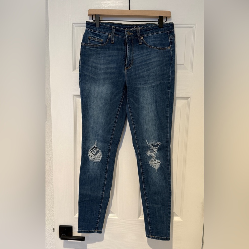 1. Universal Thread high rise jegging 
   Size 8/29R